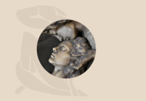 Read more about the article Karma familial : Et si vous portiez les poids de vos ancêtres ?